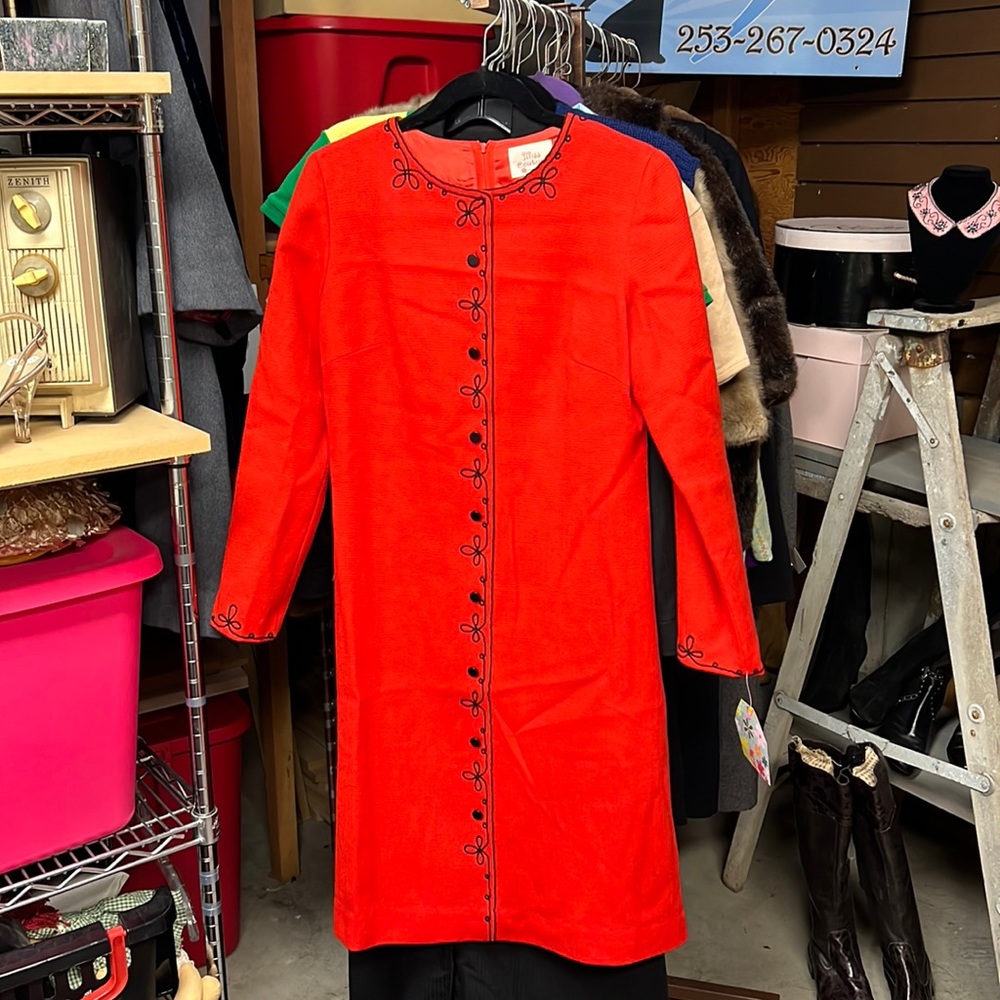 M111 // Red MISS COUTURE Pure Virgin Wool Dress 60s